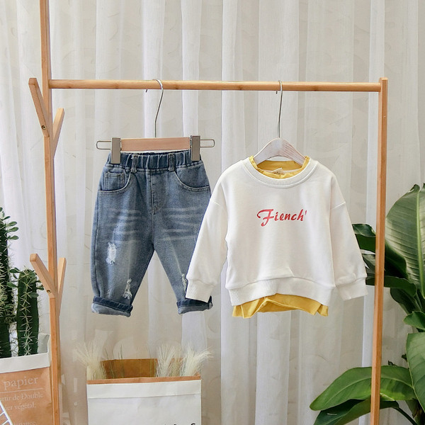 Μοντέρνα παιδική μπλούζα  σε λευκό, κίτρινο και μπλε χρώμα