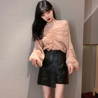 Cămașă modernă de damă cu umerii goi și mâneci largi în bej