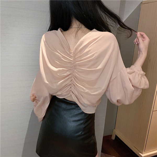 Cămașă modernă de damă cu umerii goi și mâneci largi în bej