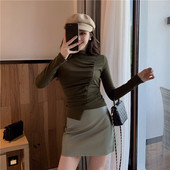 Γυναικείαασύμμετρη μπλούζα με υψηλό γιακά σε δύο χρώματα