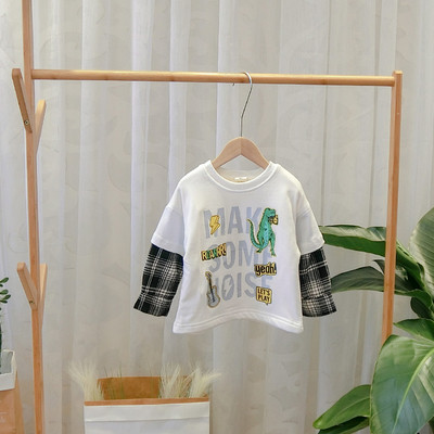 Νέο μοντέλο casual γυναικείο t-shirt με εκτύπωση σε λευκό και μαύρο χρώμα