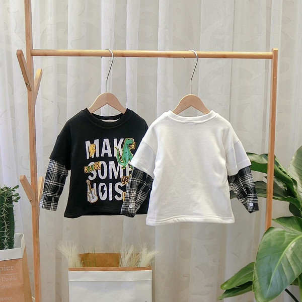 Νέο μοντέλο casual γυναικείο t-shirt με εκτύπωση σε λευκό και μαύρο χρώμα