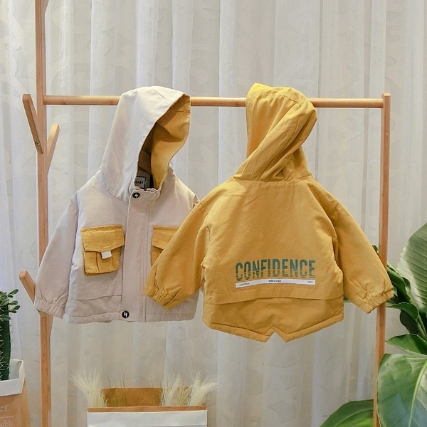 Új modell, kapucnis gyerek őszi kabát fiúknak sárga és bézs színben