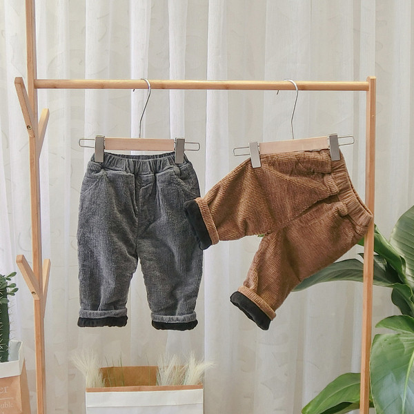 Model nou de pantaloni copii pentru baieti in negru, gri si maro