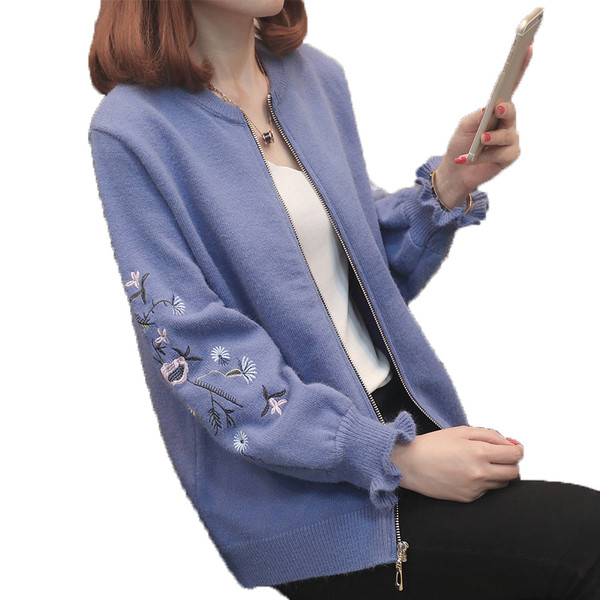 Aktuális női mellény cipzárral és több színben hímzéssel