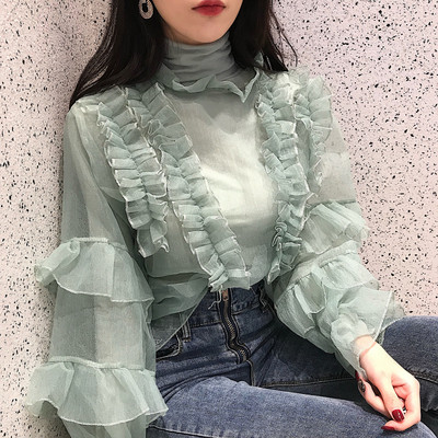 Μοντέρνα γυναικεία μπλούζα με ψηλό γιακά και τούλι σε γκρι και πράσινο χρώμα