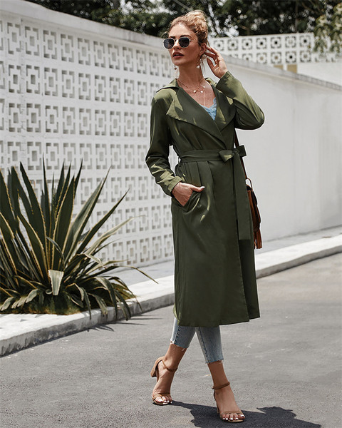 Μακρύ λεπτό ανοιξιάτικο -φθινόπωρο παλτό σε πράσινο χρώμα