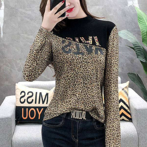 Μοντέρνα γυναικεία μπλούζα με επιγραφή και ζωικό σχέδιο