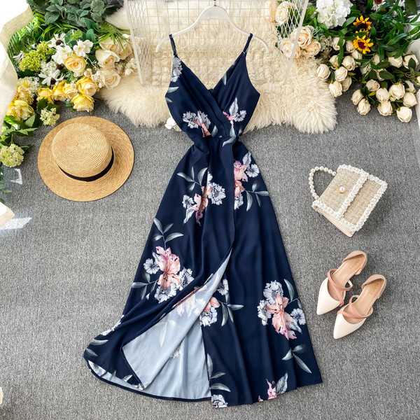 Γυναικείο φόρεμα με ιμάντες και floral μοτίβο σε λευκό και μαύρο χρώμα