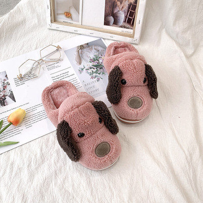 Σπιτικές γυναικείες παντόφλες με τρισδιάστατα στοιχεία σε μπεζ, ροζ και μοβ χρώμα