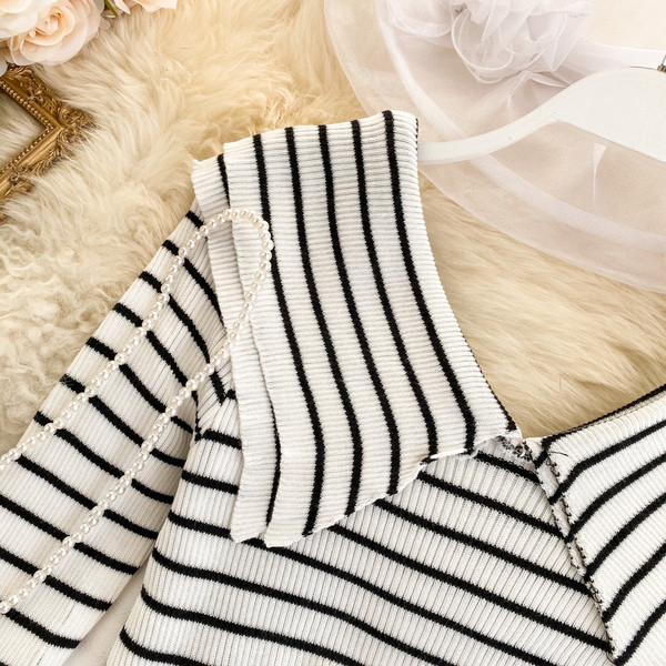 Μοντέρνα γυναικεία ριγέ μπλούζα με λαιμόκοψη σε διάφορα χρώματα