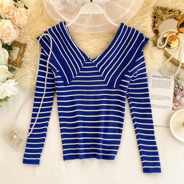 Μοντέρνα γυναικεία ριγέ μπλούζα με λαιμόκοψη σε διάφορα χρώματα