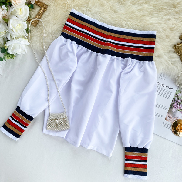 Μοντέρνο γυναικείο πουκάμισο με στρογγυλό ντεκολτέ στο λευκό και μαύρο χρώμα