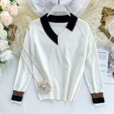 Μοντέρνο γυναικείο πουλόβερ με V-λαιμόκοψη σε διάφορα χρώματα