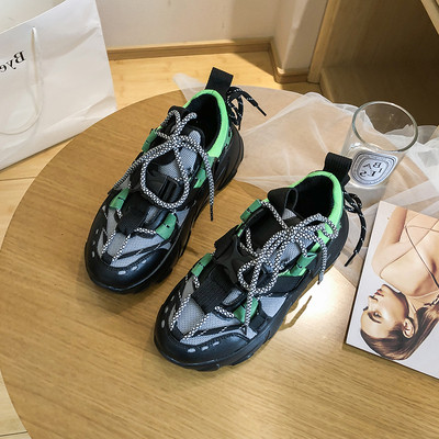 Aktuális női tornacipő fekete és zöld színű platformmal