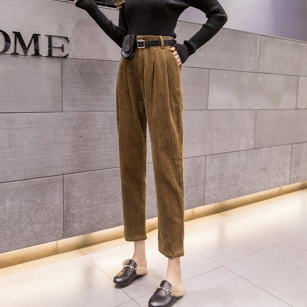 Új modell, korszerű női nadrág magas derékkal, övvel barna és fekete színben