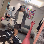 Női széles kardigán szürke zsebekkel és rátéttel