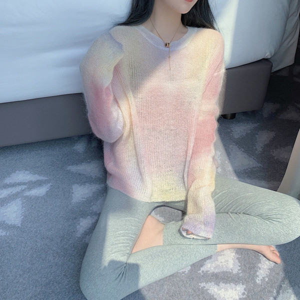 Καθημερινό γυναικείο χρωματιστό πουλόβερ με οβάλ ντεκολτέ