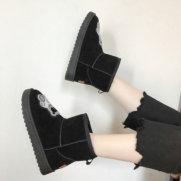 Γυναικείες casual μπότες με κεντήματα σε μαύρο και καφέ χρώμα