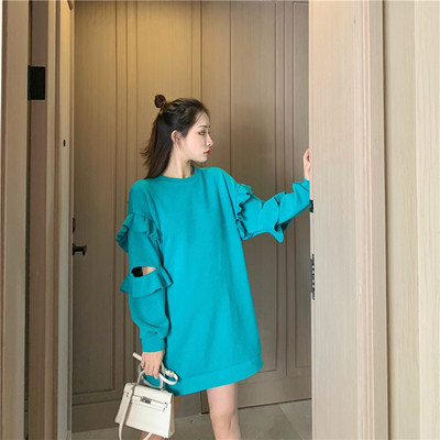 Μοντέρνο γυναικείο πουλόβερ  με ωοειδές λαιμόκοψη και κομμένα κομμάτια σε τρία χρώματα