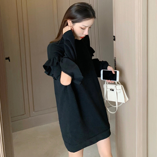 Μοντέρνο γυναικείο πουλόβερ  με ωοειδές λαιμόκοψη και κομμένα κομμάτια σε τρία χρώματα