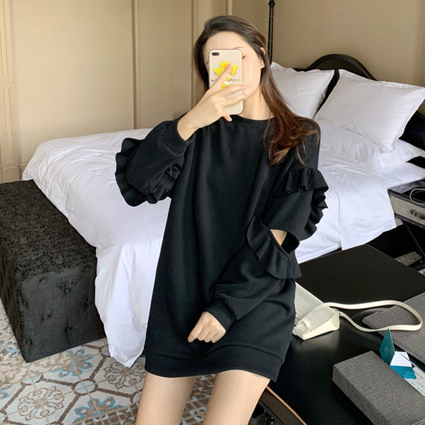 Μοντέρνο γυναικείο πουλόβερ  με ωοειδές λαιμόκοψη και κομμένα κομμάτια σε τρία χρώματα