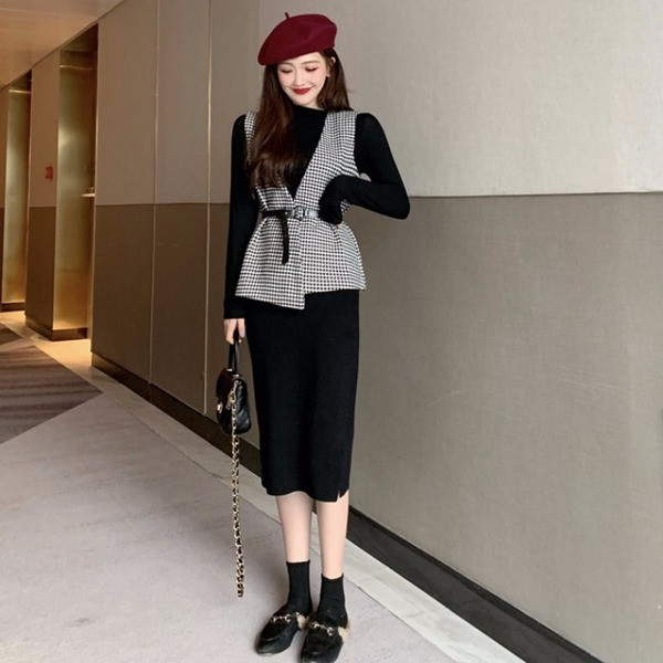 Γυναικείο καρό γιλέκο με ζώνη σε δύο χρώματα