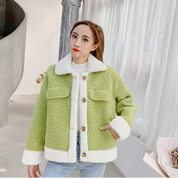 Palton modern de dama cu nasturi in albastru, verde si maro