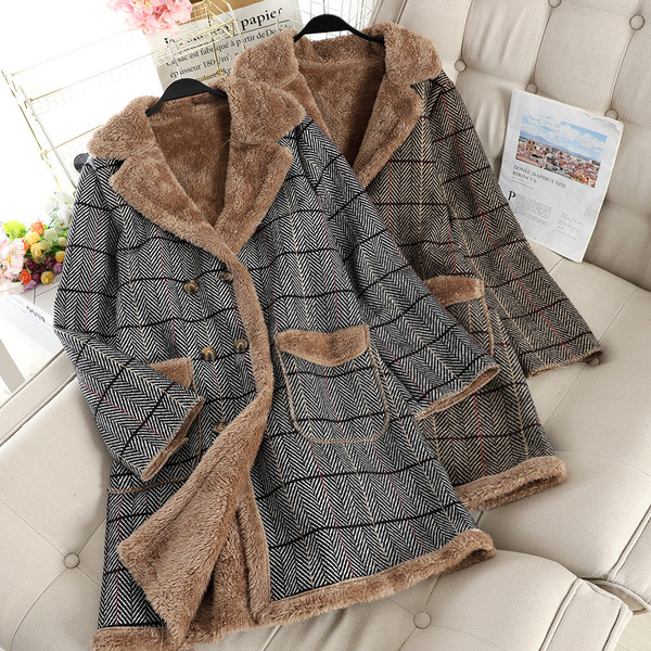 Palton de damă în carouri cu căptușeală moale în două culori