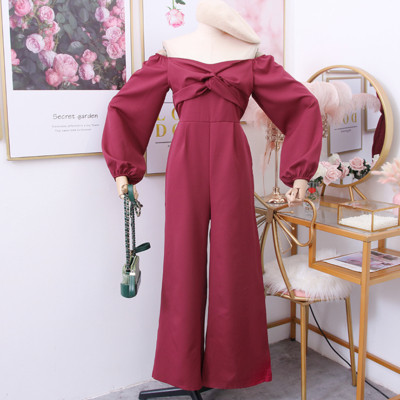 Salopeta de dama moderna cu umerii goi si maneci lungi in mai multe culori