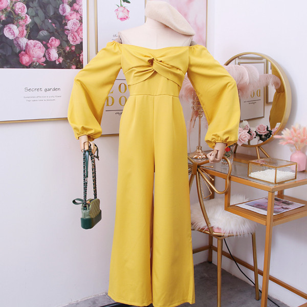 Salopeta de dama moderna cu umerii goi si maneci lungi in mai multe culori