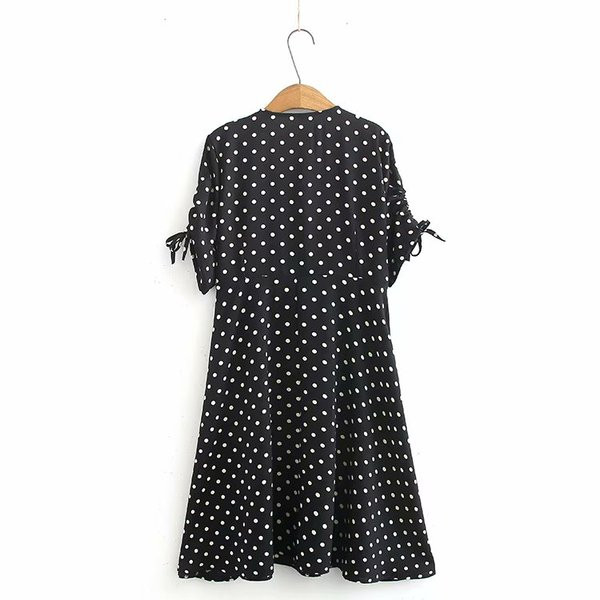 Γυναικείο κοντό φόρεμα με μικρά μανίκια και κουμπιά σε μαύρο χρώμα