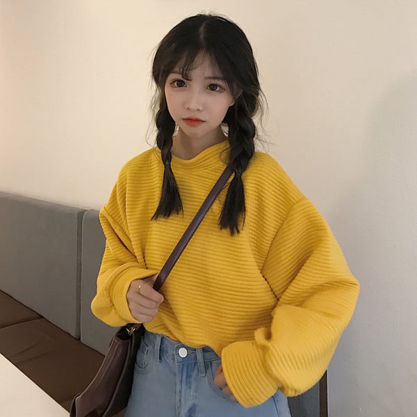 Γυναικεία μοντέρνα μπλούζα  με στρογγυλό ντεκολτέ σε κίτρινο, κόκκινο χρώμα