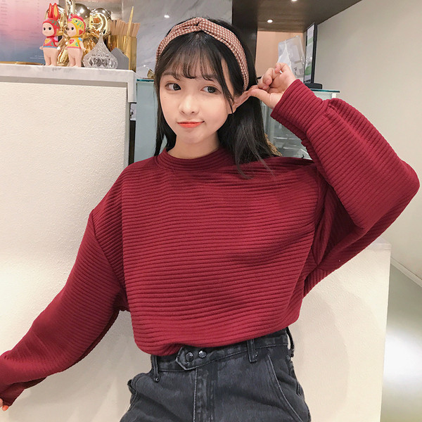 Γυναικεία μοντέρνα μπλούζα  με στρογγυλό ντεκολτέ σε κίτρινο, κόκκινο χρώμα