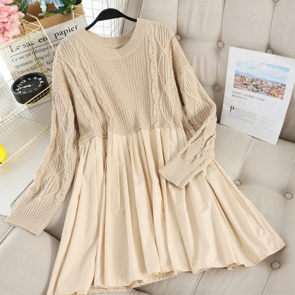 Разкроена дамска рокля с дълъг ръкав в пет цвята