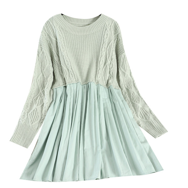 Разкроена дамска рокля с дълъг ръкав в пет цвята