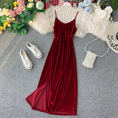 Rochie de dama moderna din catifea cu bretele subtiri in negru, roz si verde