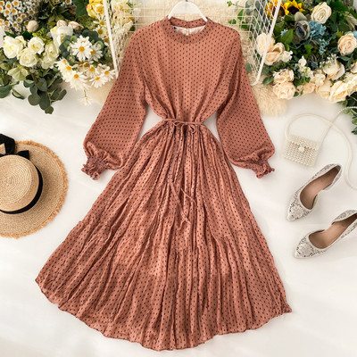 Modern női pöttyös ruha piros és zöld színben