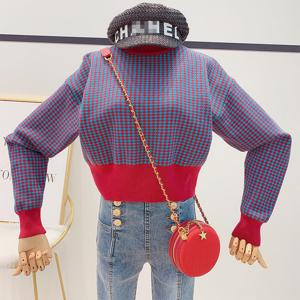 Modern női pulóver kerek nyakkivágással, több színben