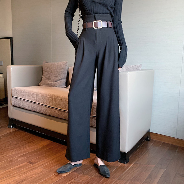 Hosszú és széles nadrág magas derékkal, fehér és fekete színben