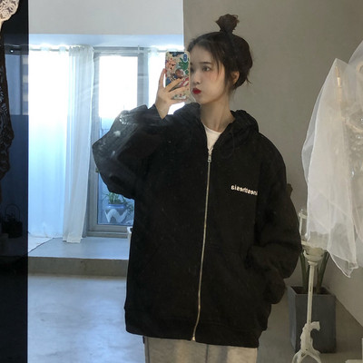 Γυναικεία casual μπλούζα σε γκρι και μαύρο χρώμα με κουμπιά 