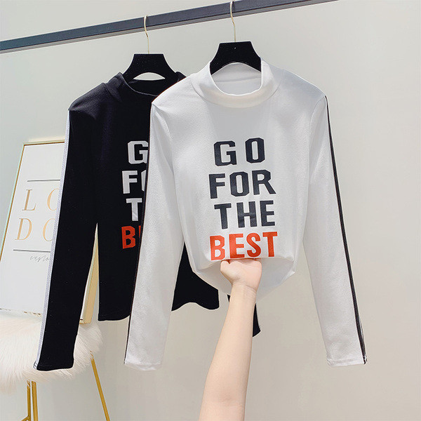 Bluză de damă cu guler polo în alb și negru cu inscripție