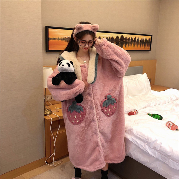 Modern női hosszú hálóing rózsaszín színben, 3D elemmel