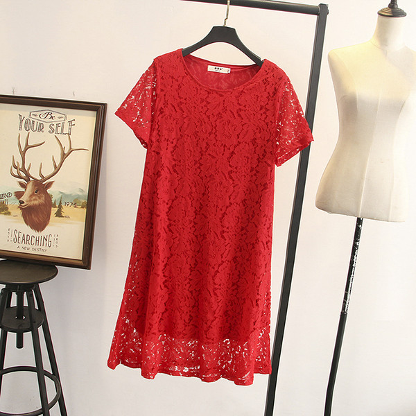 Γυναικείο φόρεμα με δαντέλα με κοντό μανίκι  με ο-λαιμόκοψη σε μαύρο και κόκκινο χρώμα