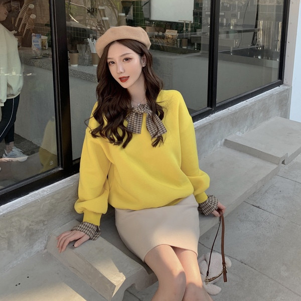 Pulover de dama galben cu cravate la decolteu