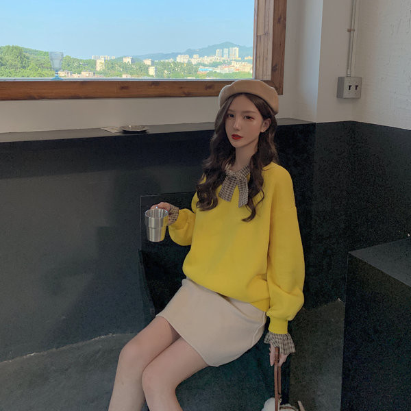 Pulover de dama galben cu cravate la decolteu