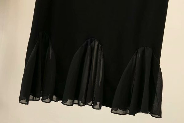 Casual  γυναικείο φόρεμα με κοντό μανίκι και εφαρμογή σε μαύρο χρώμα