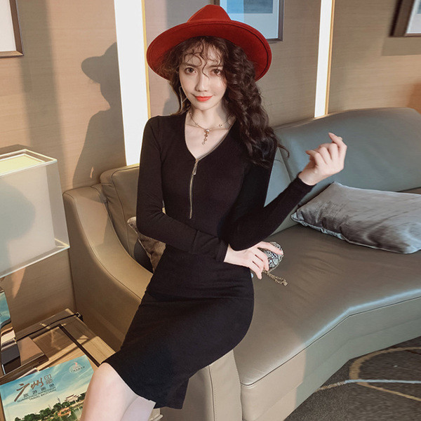 Rochie modernă de damă cu fermoar și decolteu spitz în negru