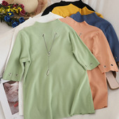 Μοντέρνα γυναικεία μπλούζα με κοντό μανίκι και μεταλλικά στοιχεία σε διάφορα χρώματα