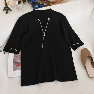 Μοντέρνα γυναικεία μπλούζα με κοντό μανίκι και μεταλλικά στοιχεία σε διάφορα χρώματα